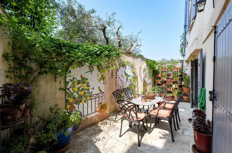 Uzès historic centre: 122 m² 19th C. town house