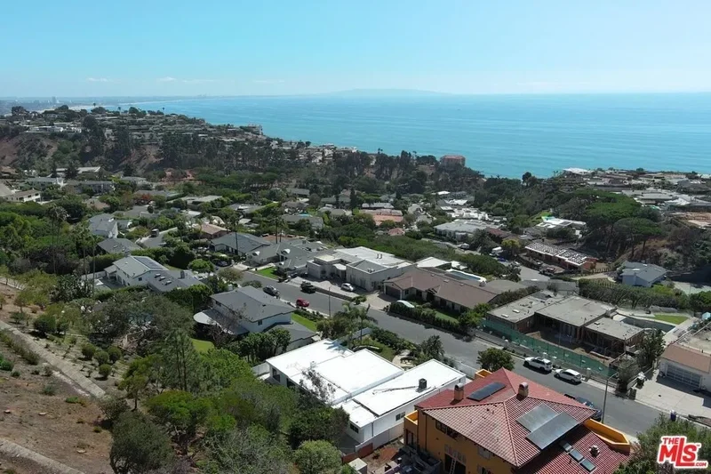 18073 Sandy Cape Dr, Pacific Palisades, CA, 90272, USA, Los Angeles, California, United States. - Photo 59