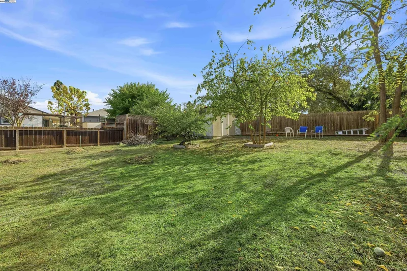 1040 Delacy, Martinez, California, United States. - Photo 44