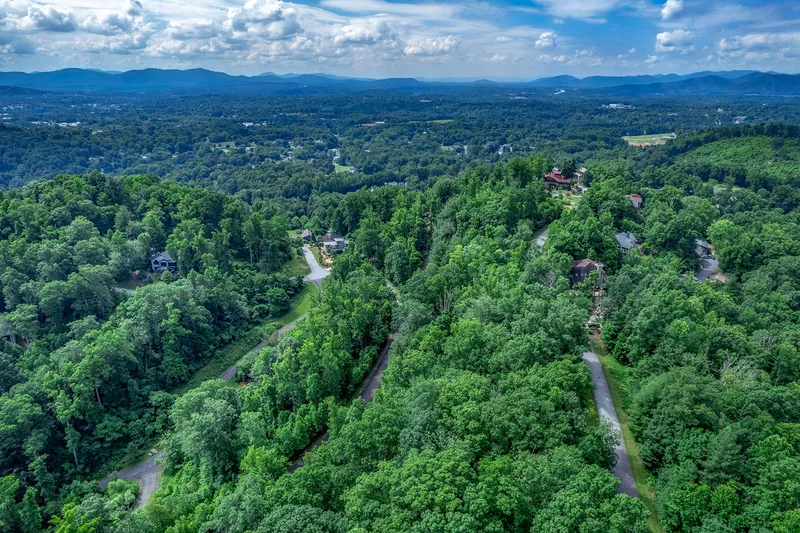 62 Destination Drive, Asheville, NC 28806, Asheville, North Carolina, United States. - Photo 26
