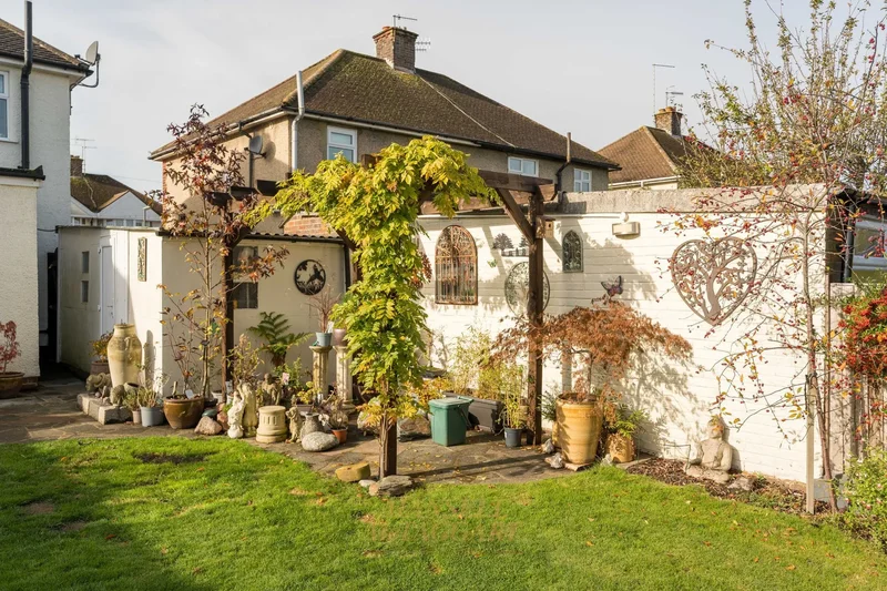 57 Hevers Avenue, Horley, RH6 8BY, Horley, England, United Kingdom. - Photo 16