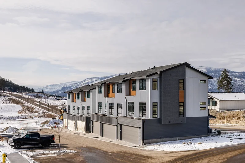 3425 Hilltown Drive  2, Kelowna, BC V1V 2B5, Kelowna, British Columbia, Canada. - Photo 10