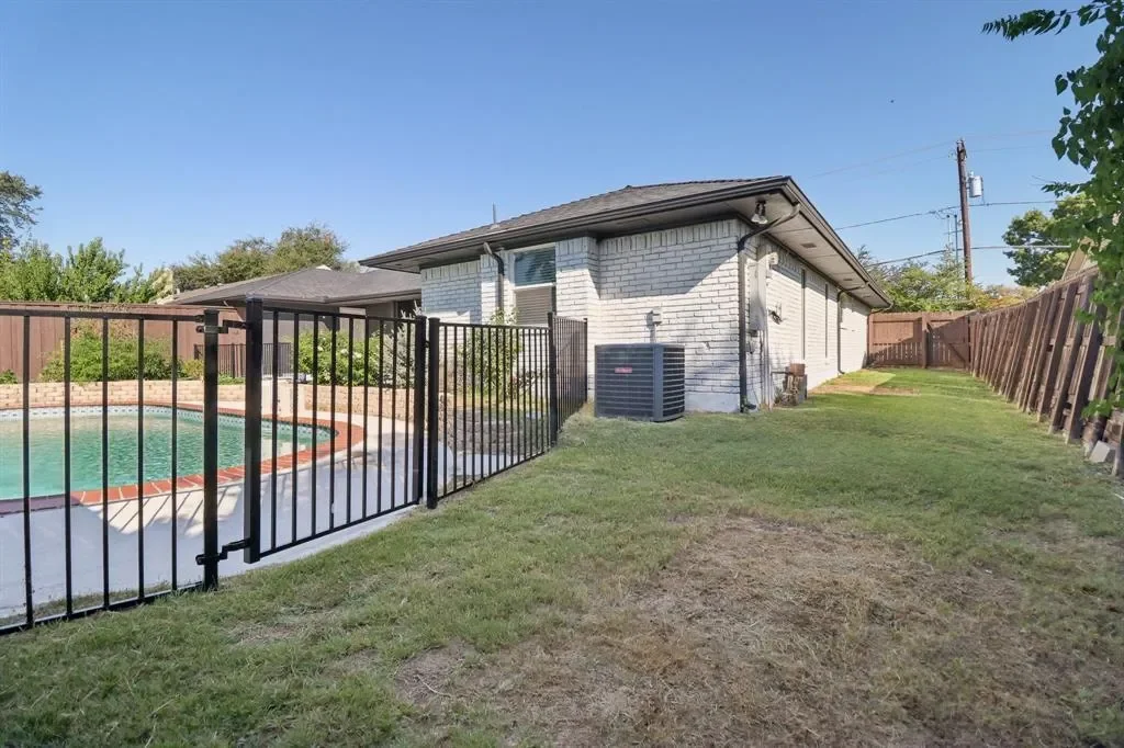 Exterior photo 7