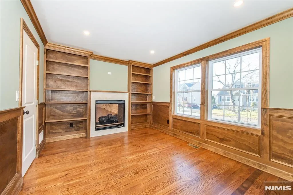 44 4th Avenue, Roseland, NJ 07068, Roseland, New Jersey, United States. - Photo 11