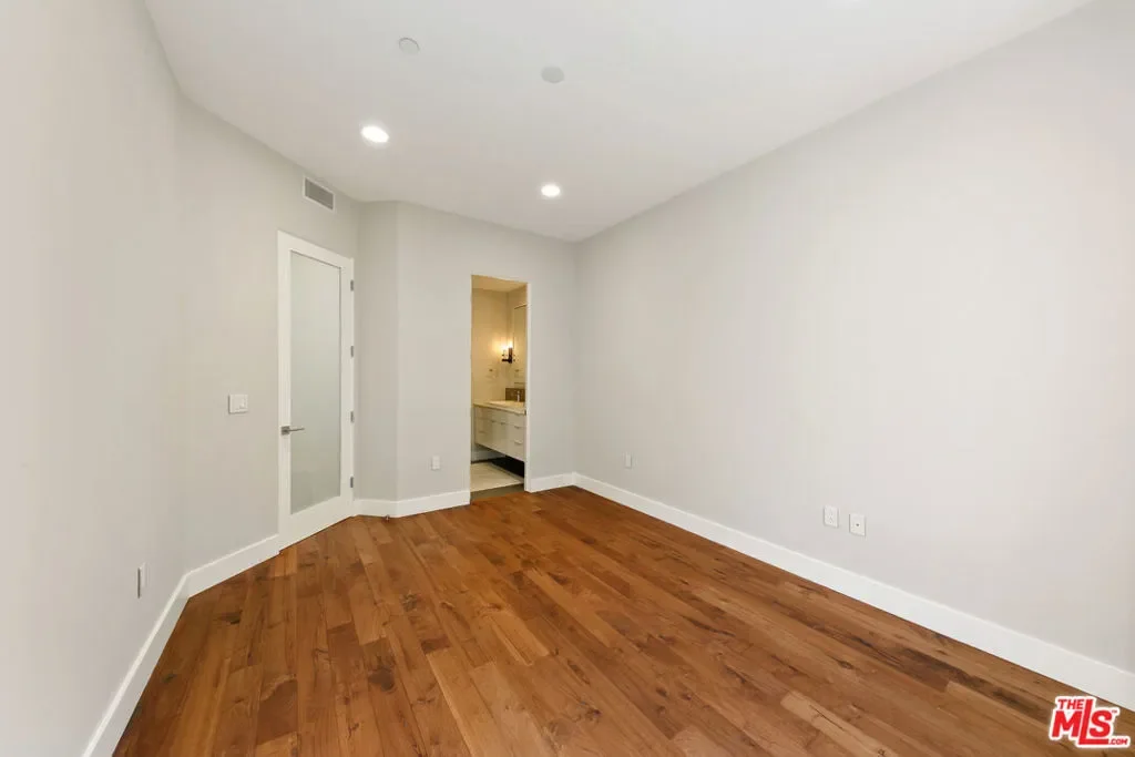 22065 Pacific Coast Highway 7, Malibu, California, United States. - Photo 32
