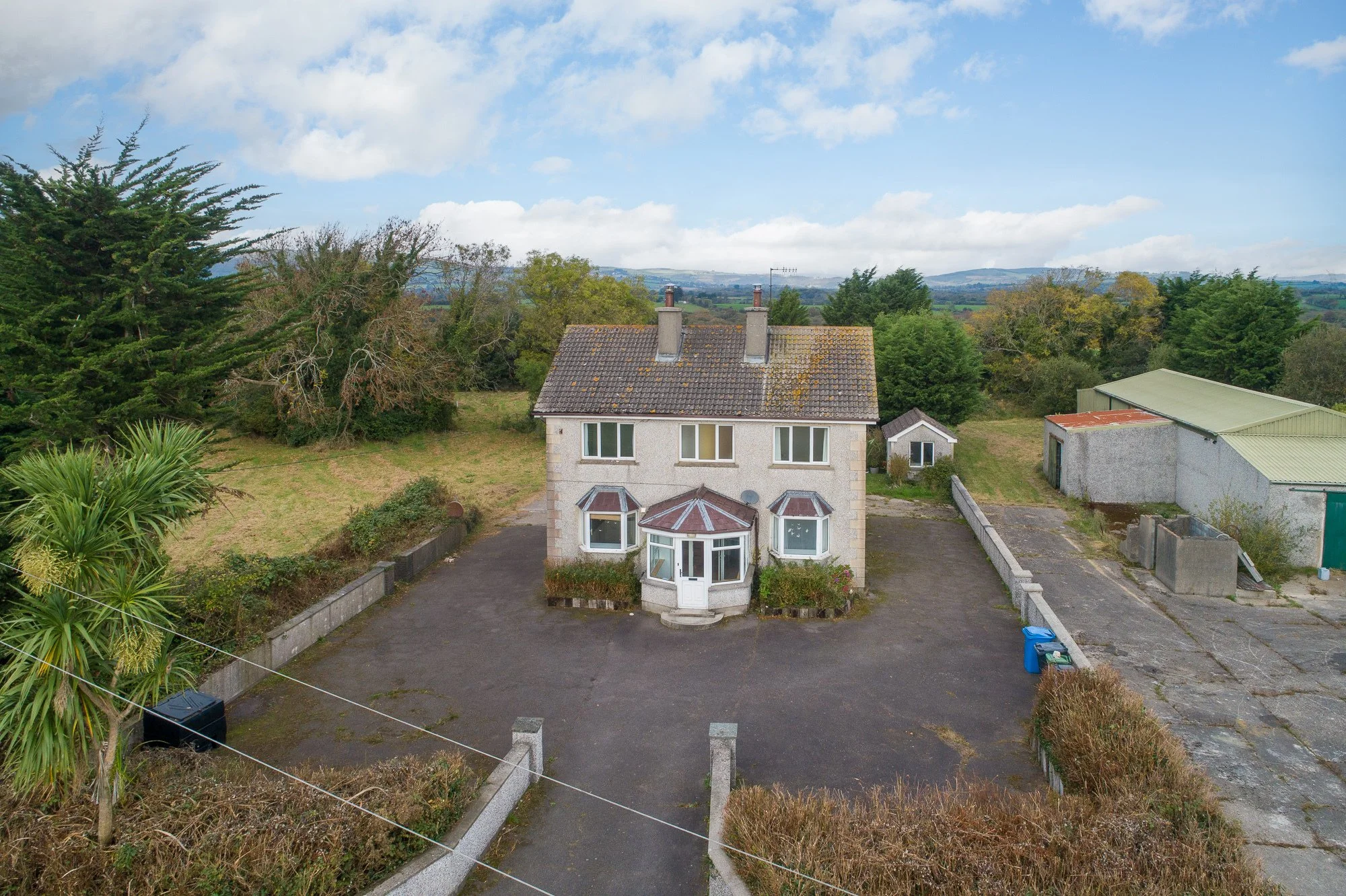 Exterior photo 3