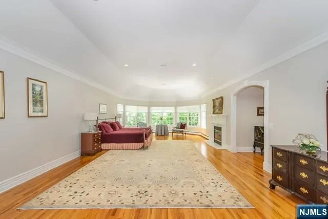 154 E Saddle River Road, Saddle River, NJ 07458, Saddle River, New Jersey, United States. - Photo 29