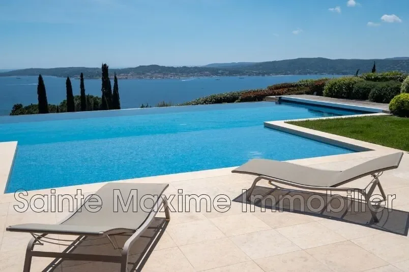 Grimaud, Provence-Alpes-Côte d'Azur, France. - Photo 6