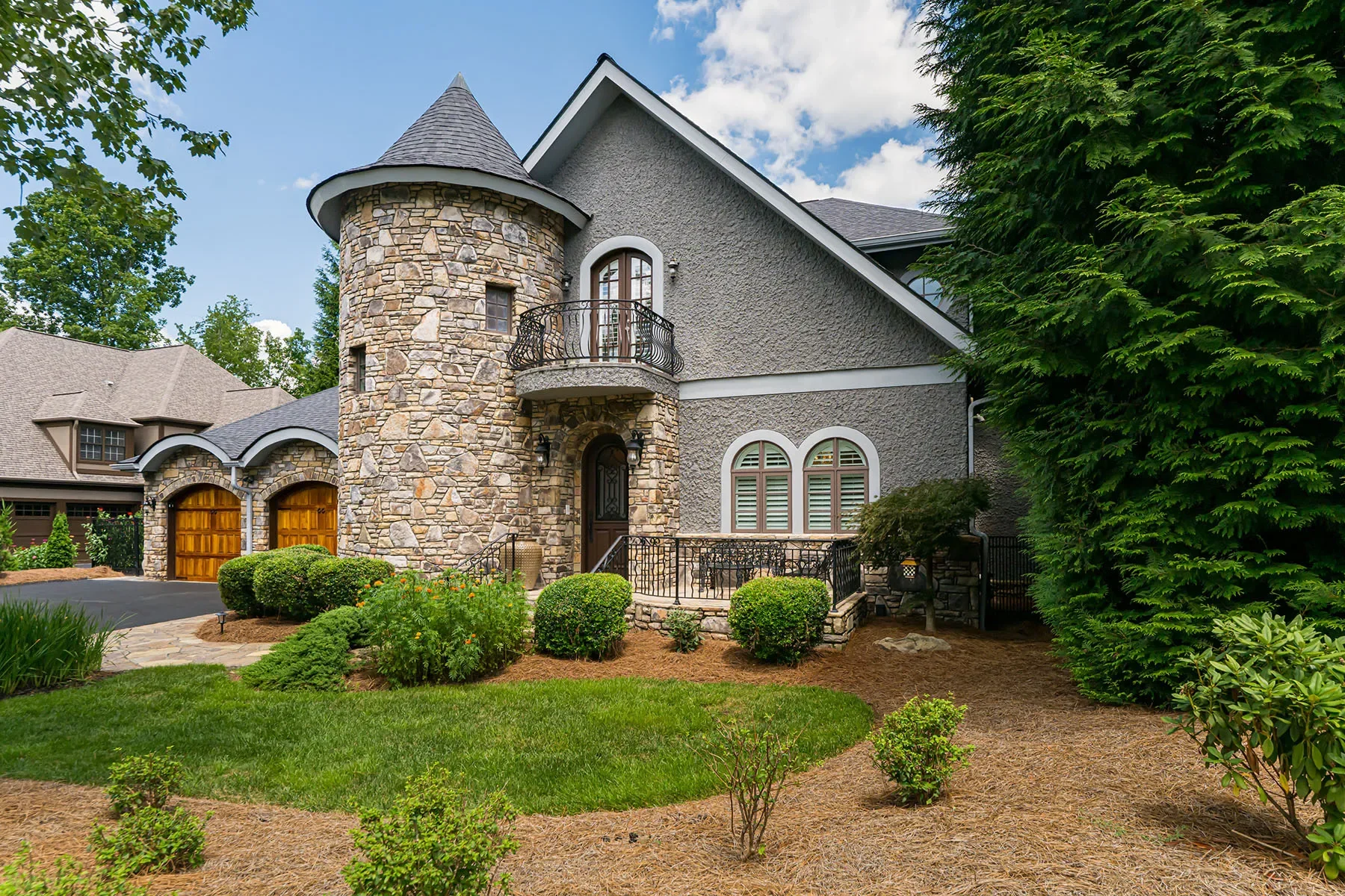 1006 Coves Pheasant Court, Biltmore Lake, NC 28715, Candler, North Carolina, United States. - Hero Image