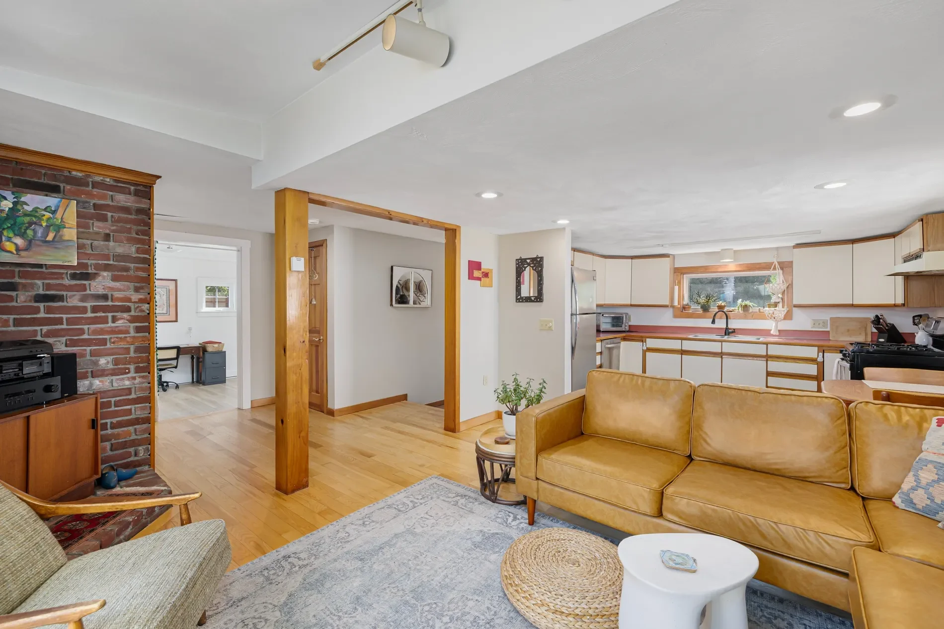 13 Oak Street, Portsmouth, RI 02871, Portsmouth, Rhode Island, United States. - Photo 6