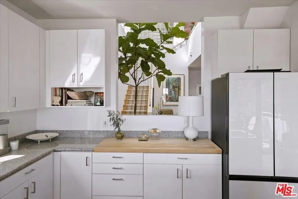 1358 Killarney Avenue, Los Angeles, California, United States. - Photo 24