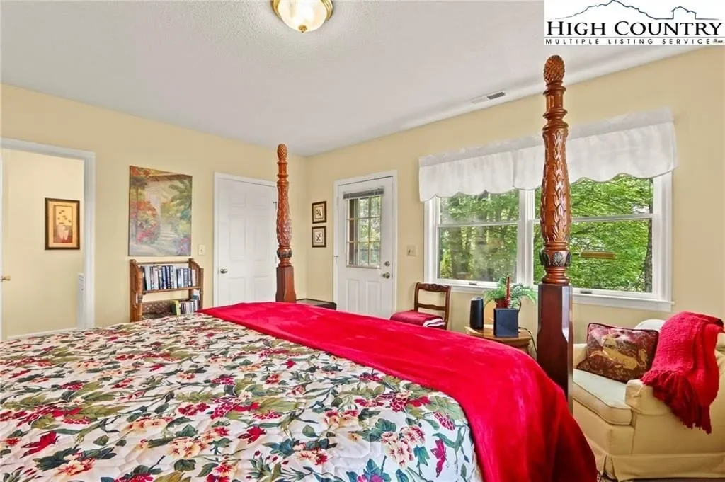 305 High Peak Drive, Boone, NC 28607, Boone, North Carolina, United States. - Photo 33