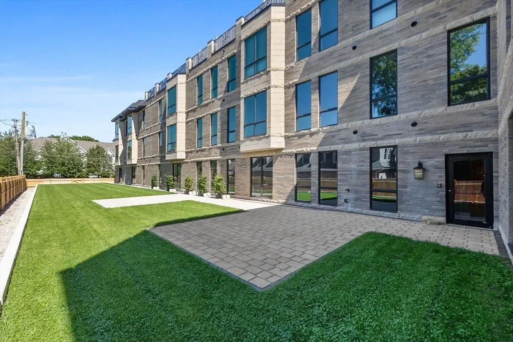 1114 Beacon St., Newton, Massachusetts, United States. - Photo 17