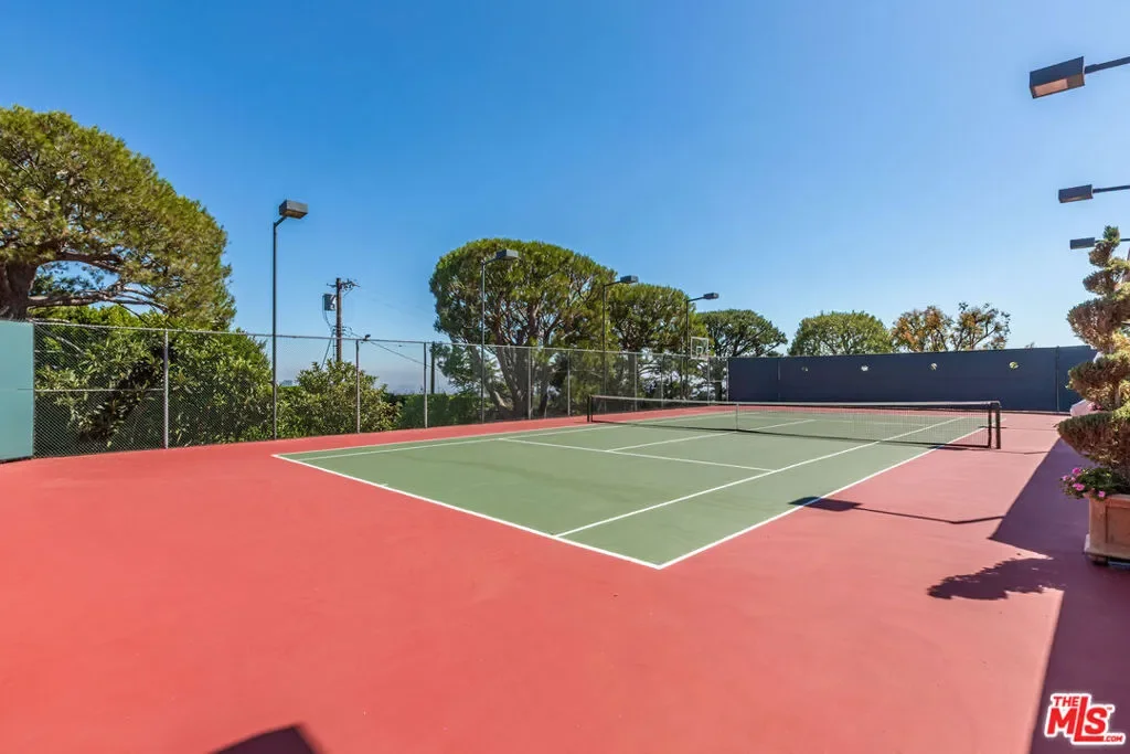 1309 Davies Drive, Beverly Hills, California, United States. - Photo 42