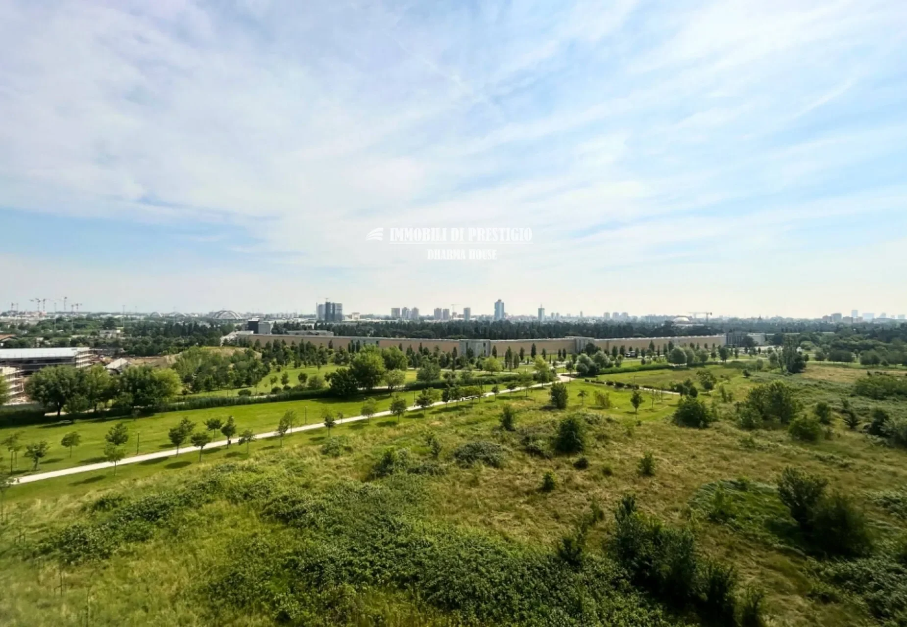 MILAN CASCINA MERLATA, FOR SALE THREE-ROOM APARTMENT WITH TERRACE AND GARAGE