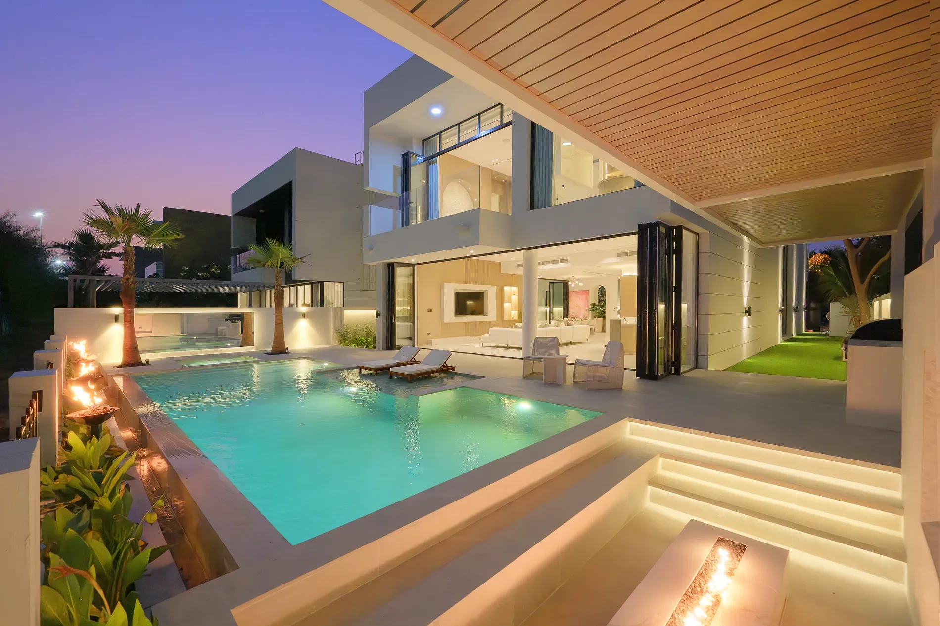 Exterior photo 6