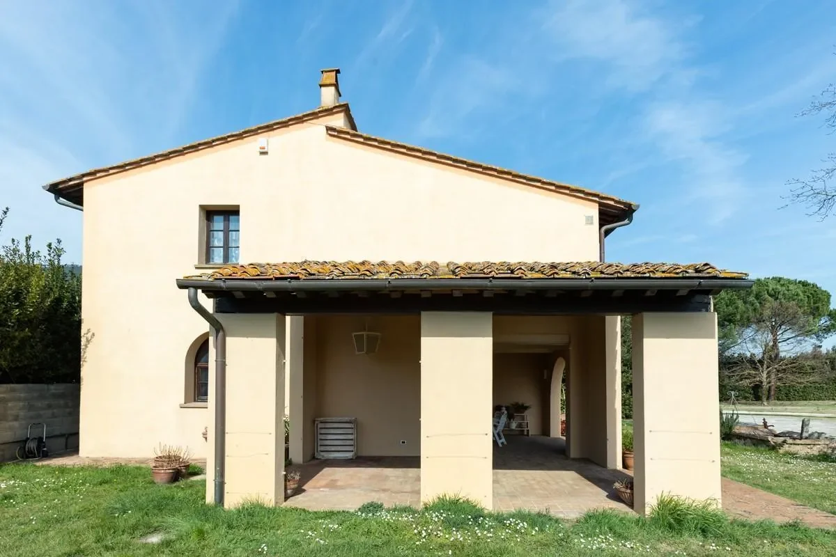 Exterior photo 12