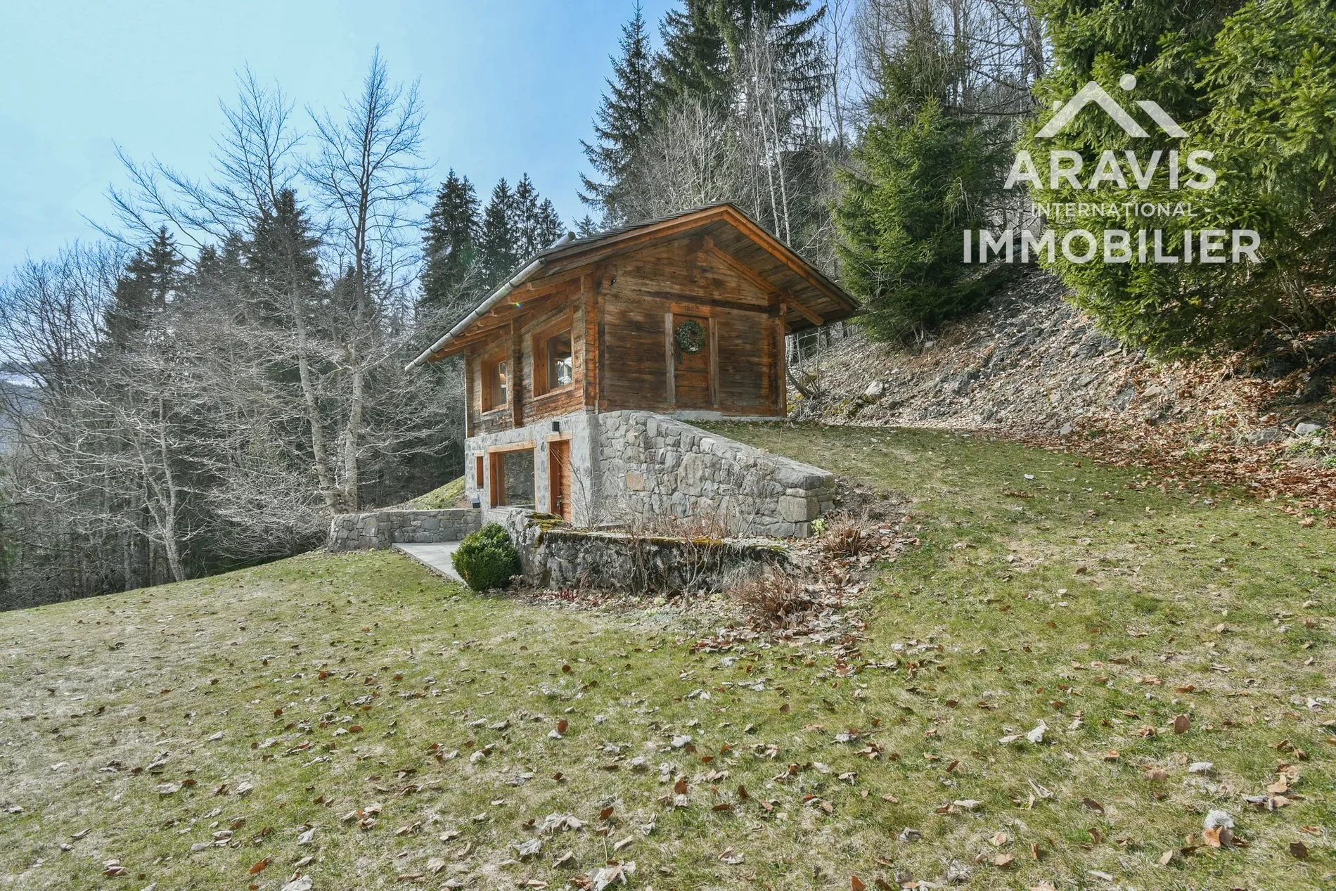 Exterior photo 5