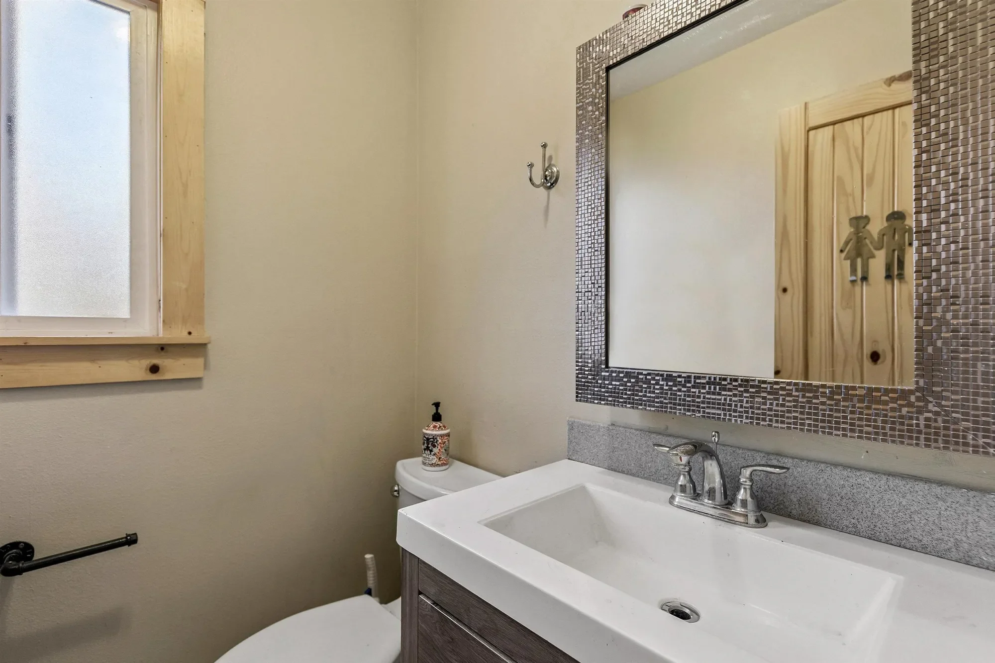 10164 Shore Pine Road, Truckee, California, United States. - Photo 10