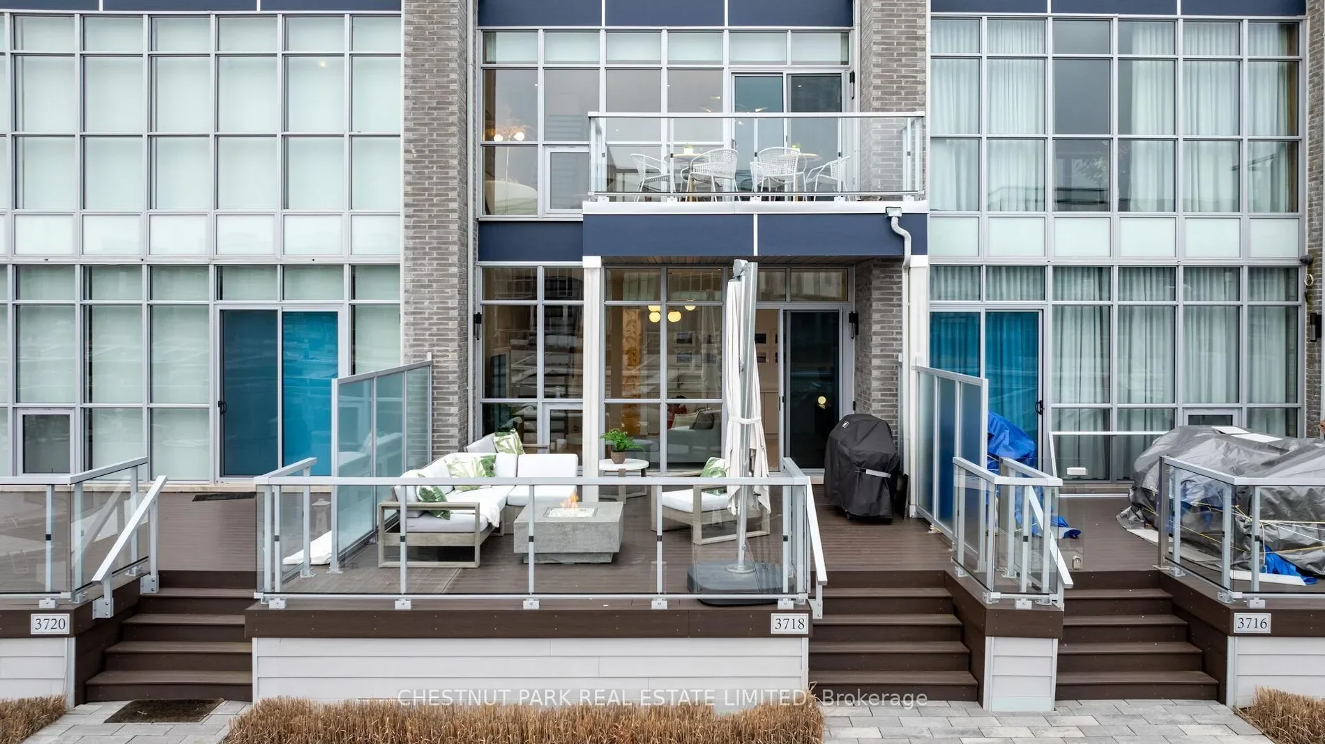 Exterior photo 2