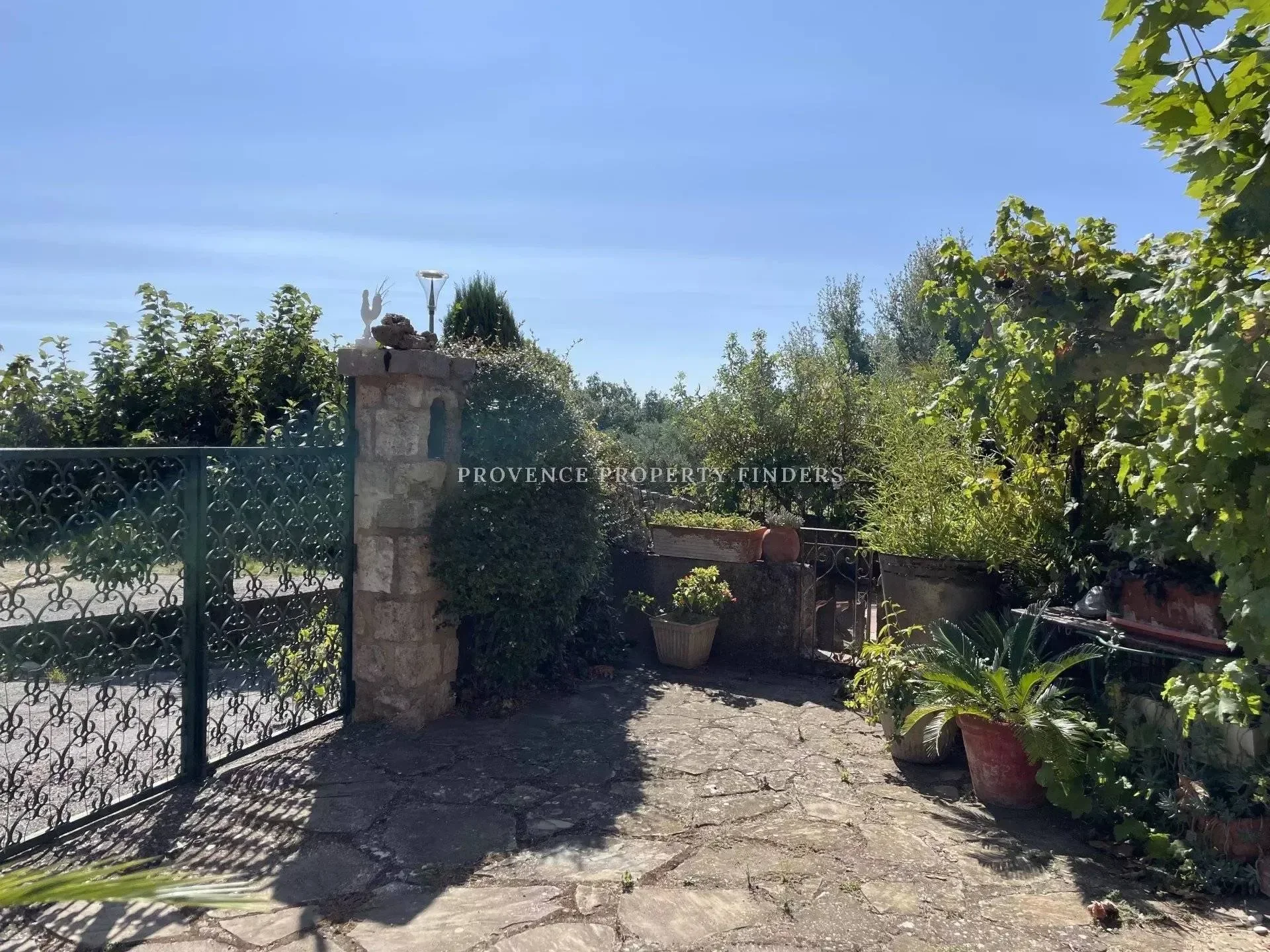 Property photo 11