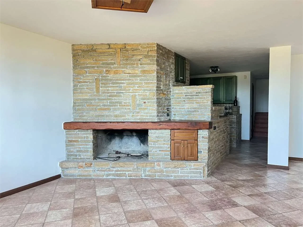 Via Monteverde, Carrara, Tuscany, Italy. - Photo 15
