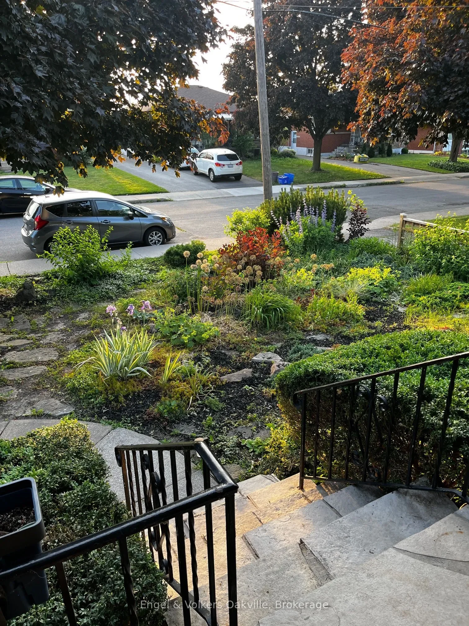 Exterior photo 7
