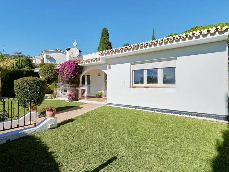 Exterior photo 5