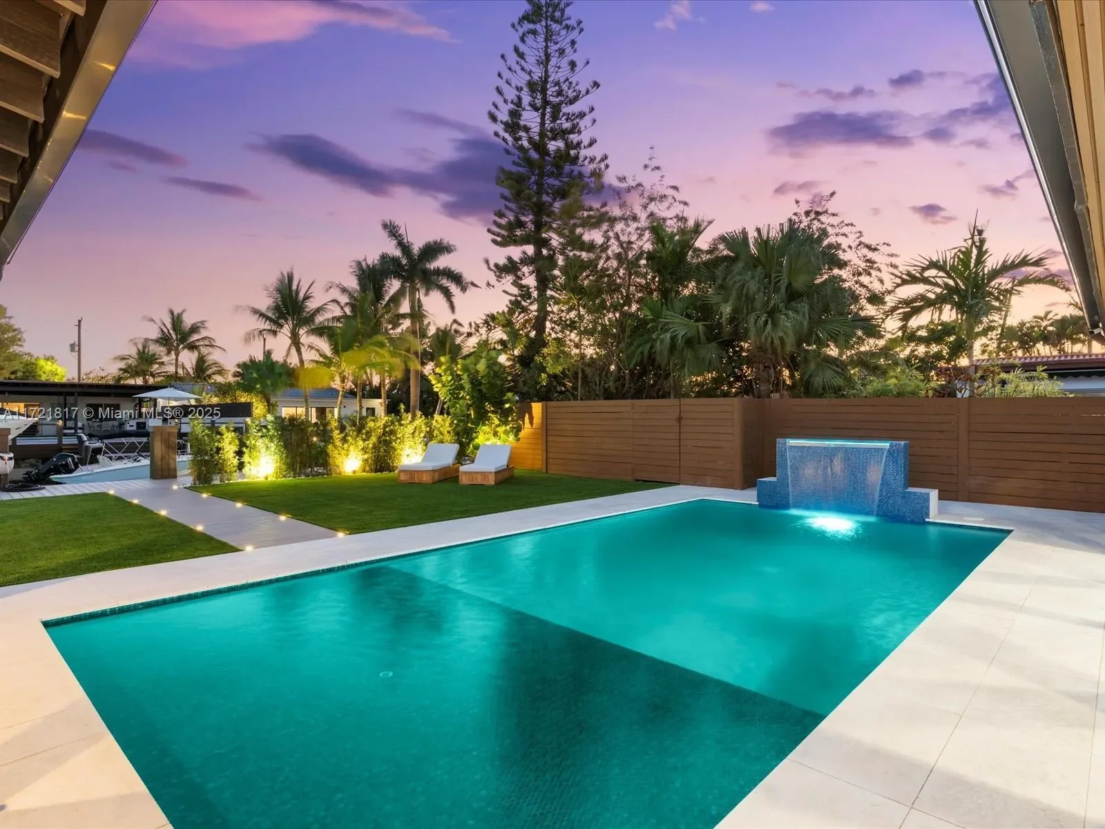 1560 Cleveland Road, Miami Beach, Florida, United States. - Photo 9