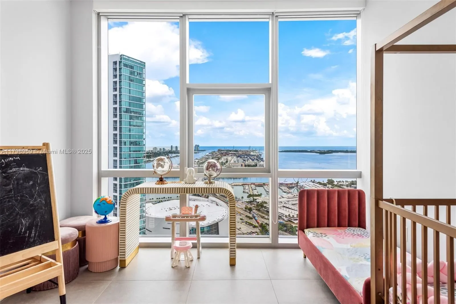 851 NE 1st Ave #4011, Miami, FL 33132, Miami, Florida, United States. - Photo 9