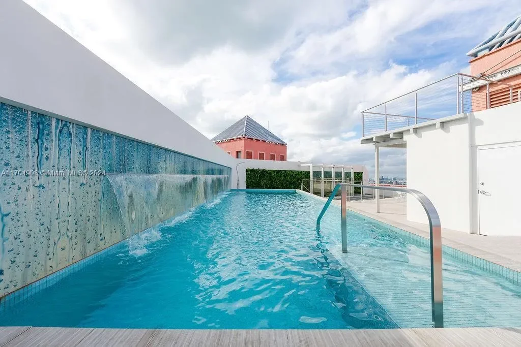 300 S Pointe Dr, #PH-5, Miami Beach, Florida, United States. - Photo 8