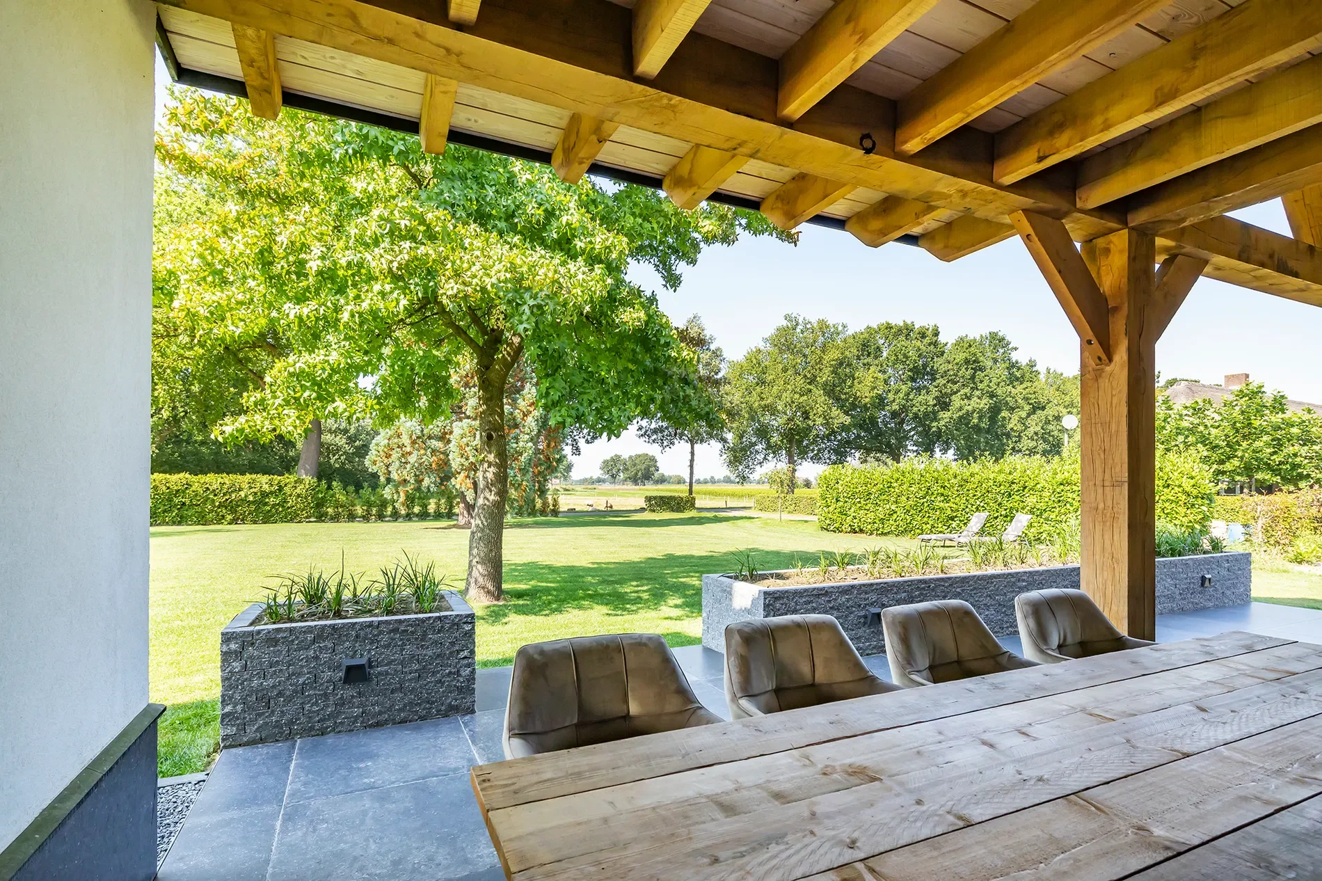Exterior photo 10