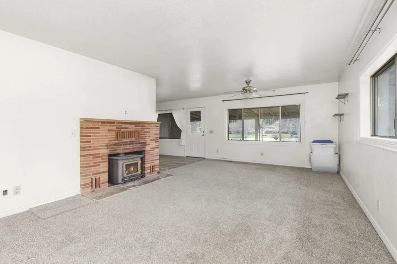 20459 Highway 62 , Shady Cove, OR 97539, Shady Cove, Oregon, United States. - Photo 20