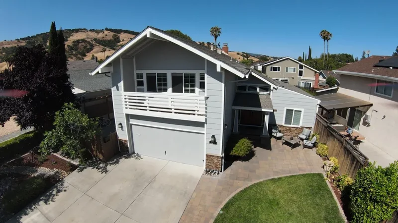 Single Family Residence in San Jose