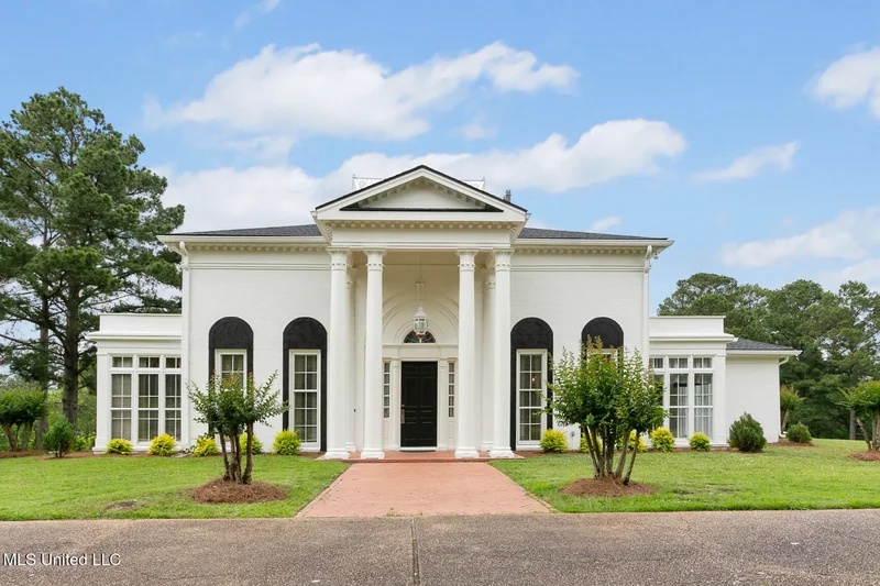 8 Twelve Oaks Place, Madison, MS 39110, Madison, Mississippi, United States. - Photo 48