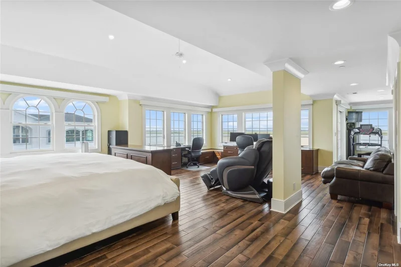 853 W Park Avenue, Long Beach, New York, United States. - Photo 23