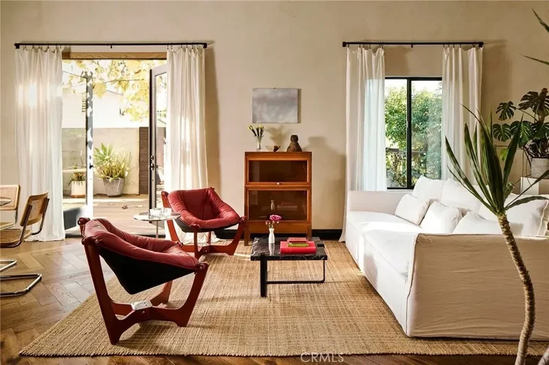 2111 Wollam St, Los Angeles, California, United States. - Photo 2