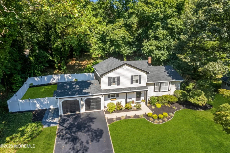 17 Winding Brook Way, Middletown, NJ 07748, North Middletown, New Jersey, United States. - Photo 32