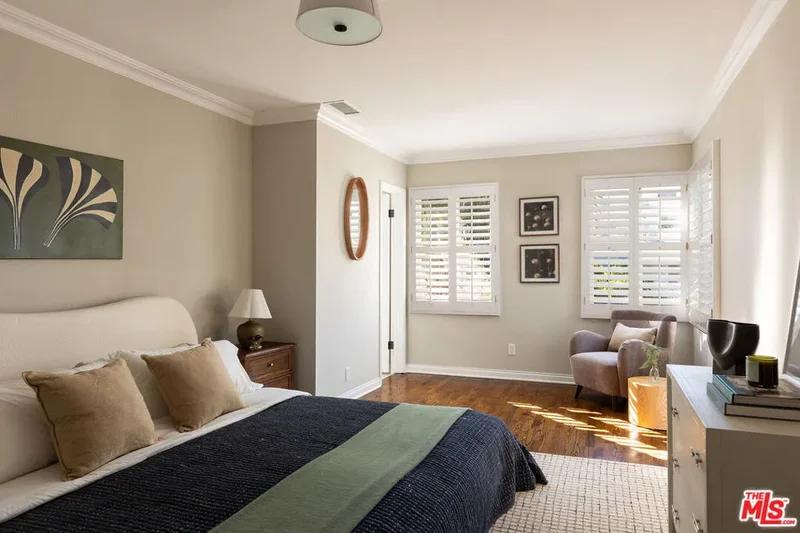 118 1/2 N Flores Street, West Hollywood, California, United States. - Photo 13
