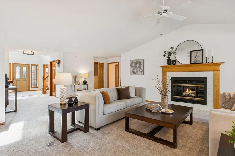 703 Wesley Ln, Mendota Heights, MN 55118, West Saint Paul, Minnesota, United States. - Photo 13