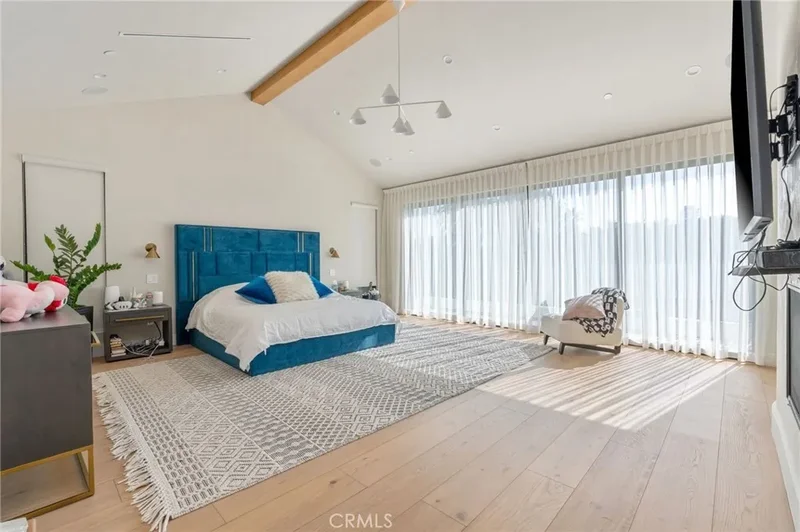 16846 Addison Street, Encino, CA 91436, Los Angeles, California, United States. - Photo 25