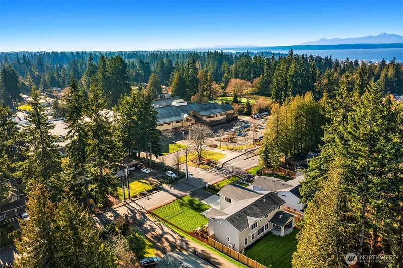 8427 200th Street SW, Edmonds, WA 98026, Edmonds, Washington, United States. - Photo 32