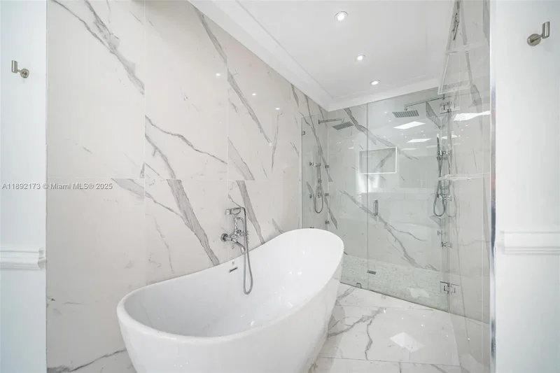 2120 S Bayshore Dr, Miami, Florida, United States. - Photo 9