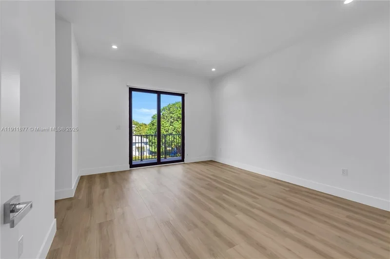 828 NE 14th St, Fort Lauderdale, Florida, United States. - Photo 41
