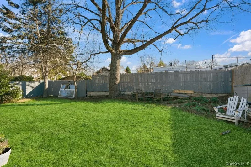 9 Lynch Street, Huntington Station, New York, United States. - Photo 25