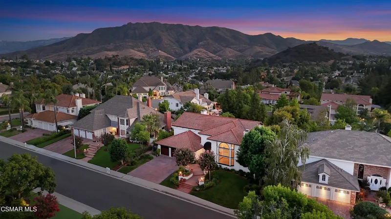 29340 Castlehill Drive, Agoura Hills, CA 91301, Agoura Hills, California, United States. - Photo 4