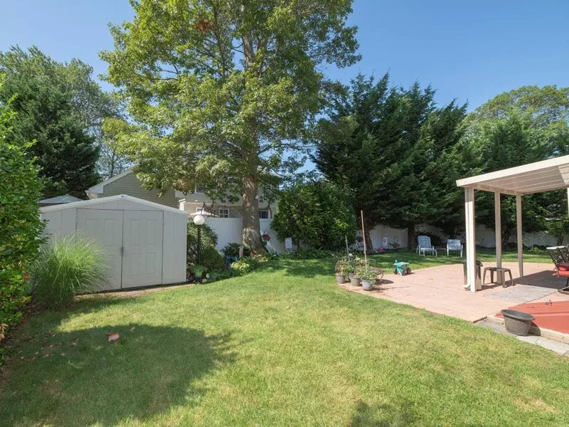 306 Clay Avenue, West Islip, NY 11795, West Islip, New York, United States. - Photo 15