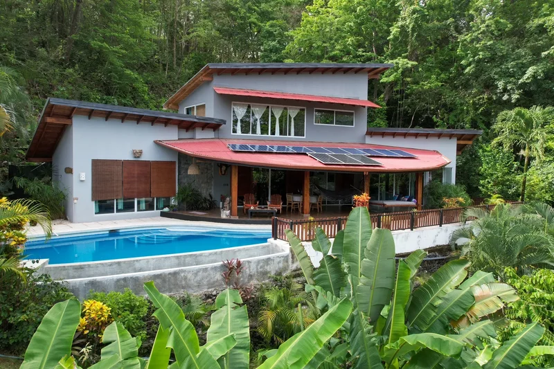 Santa Teresa Tropical Jungle Retreat