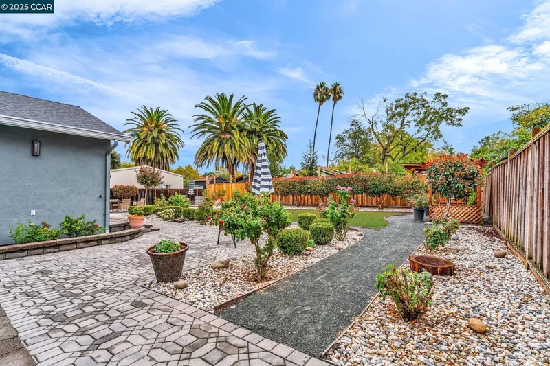 1015 Pleasant Valley Dr, Pleasant Hill, California, United States. - Photo 36