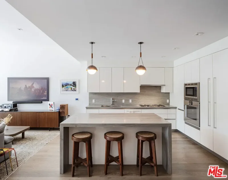 9000 W 3rd Street 103, West Hollywood, California, United States. - Photo 22